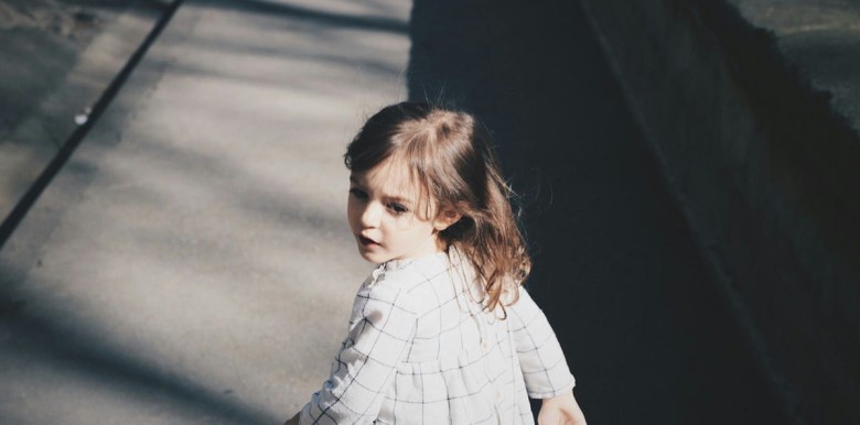 nhung-nguoi-con-gai-khong-duoc-yeu-va-cau-hoi-ban-can-ngung-tu-dat-ra