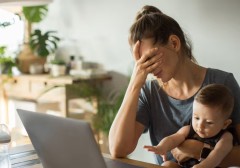 kiet-suc-khi-lam-cha-me-van-de-cua-xa-hoi-khong-phai-loi-lam-ca-nhan