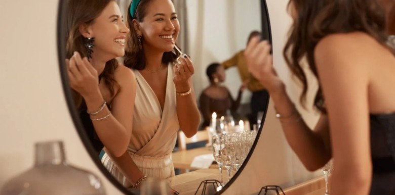 trang-diem-noi-gi-ve-chung-ta