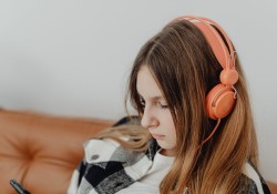 hoi-chung-con-gai-ca-ganh-nang-tren-vai-nhung-nguoi-chi-dau-long