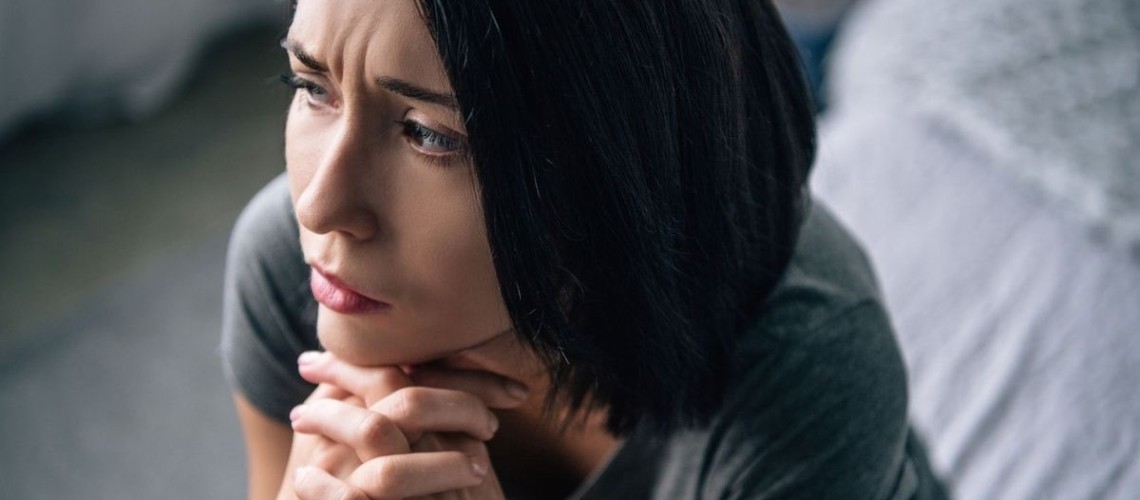 ban-co-dang-mac-ket-trong-mot-cau-chuyen-khong-con-nuoi-duong-minh