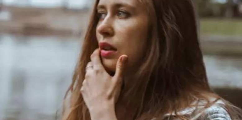 ban-co-dang-qua-phong-thu-den-muc-tu-lam-kho-chinh-minh-6-dau-hieu-canh-bao