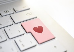 vi-sao-nguon-hen-ho-ngay-nay-thuc-ra-nho-hon-ban-tuong