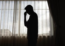 7-dau-hieu-cho-thay-ban-dang-mang-trong-minh-cam-giac-trong-rong