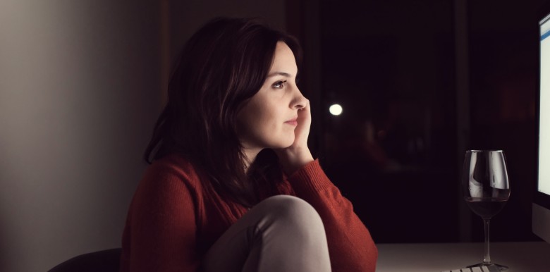 kieu-nguoi-nao-len-mang-de-danh-cap-ban-doi-cua-nguoi-khac