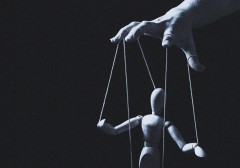 5-dieu-ma-nguoi-thich-kiem-soat-co-the-tim-cach-ap-dat-len-ban