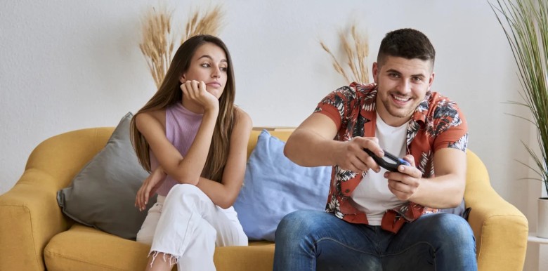 7-dau-hieu-cho-thay-ban-dang-ha-tieu-chuan-khi-hen-ho