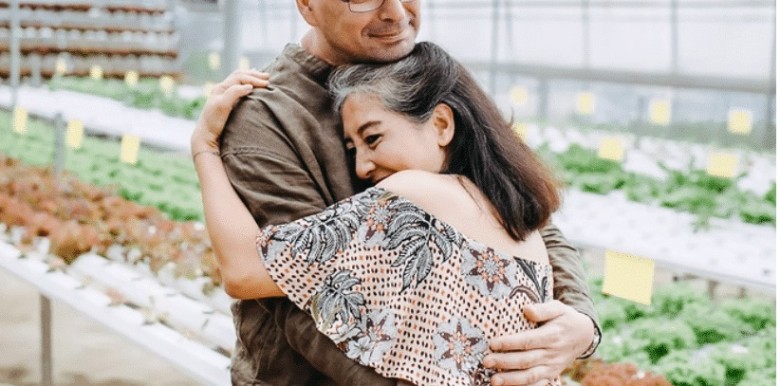 dieu-gi-an-sau-mot-mo-hinh-ly-hon-moi-dang-kinh-ngac