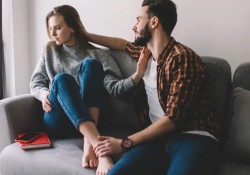 cai-gia-cua-viec-tro-thanh-mot-nguoi-dong-hanh-hien-lanh