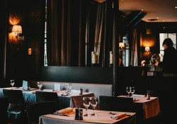 cach-nhan-dien-nguoi-tranh-ne-ngay-tu-buoi-hen-an-toi-dau-tien