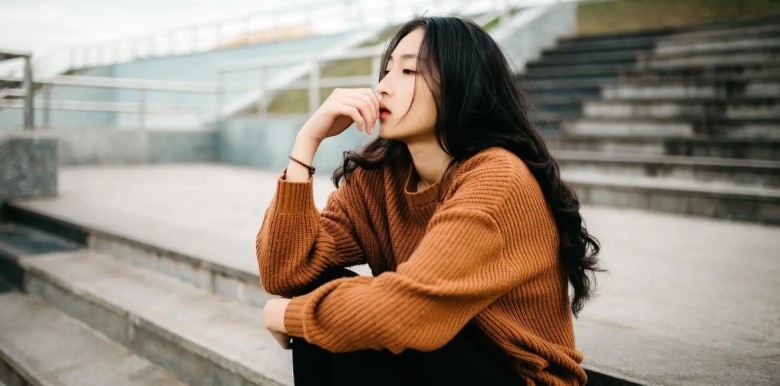 toi-co-nen-o-ben-ho-khong