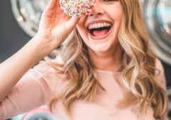 mot-nguoi-ban-doi-doi-la-cau-co-the-lam-ton-thuong-mot-cuoc-hon-nhan-hanh-phuc