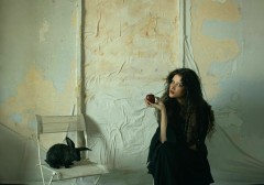 thuyet-chiec-ghe-noi-gi-ve-tinh-yeu-va-cac-moi-quan-he