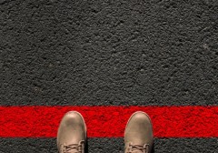 ta-da-buoc-qua-nhung-ranh-gioi-minh-tung-nghi-se-khong-bao-gio-vuot-qua-bang-cach-nao-va-vi-sao