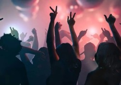 chung-ta-can-di-du-tiec-bao-nhieu-lan-la-du