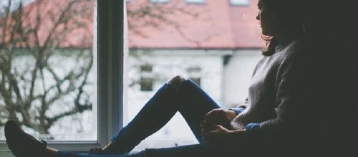 5-cau-hoi-danh-cho-chinh-minh-khi-cam-xuc-kho-chiu-troi-day