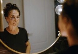 chung-ta-can-noi-ve-bao-luc-gia-dinh-tu-con-cai-doi-voi-cha-me