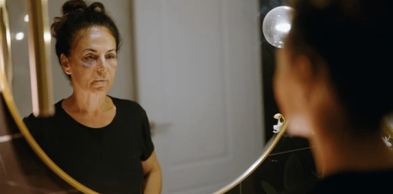 chung-ta-can-noi-ve-bao-luc-gia-dinh-tu-con-cai-doi-voi-cha-me