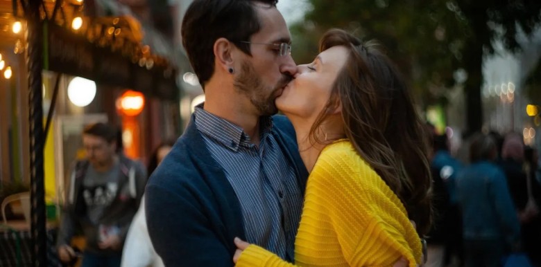 tai-sao-nhung-moi-quan-he-doc-hai-lai-co-suc-hut-den-the