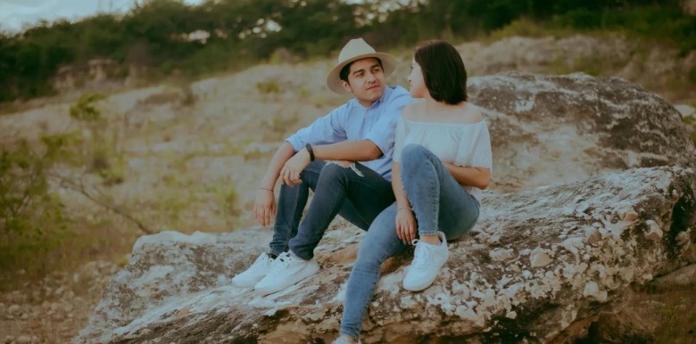 moi-quan-he-tren-tinh-ban-duoi-tinh-yeu-va-noi-so-co-don