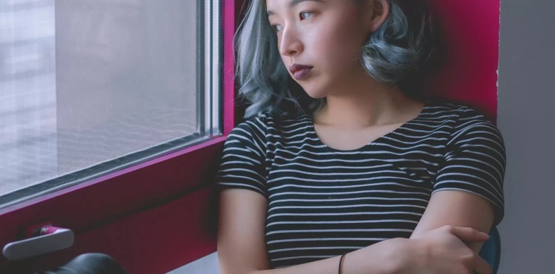 hai-sac-thai-cua-tram-cam-khi-mac-cam-va-toi-loi-bua-vay-tam-hon