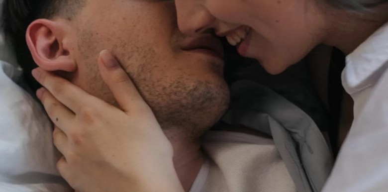 tinh-yeu-co-phai-dep-nhat-khi-con-tuoi-moi