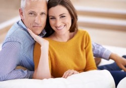 khoang-cach-tuoi-trong-tinh-yeu-7-su-that-khoa-hoc