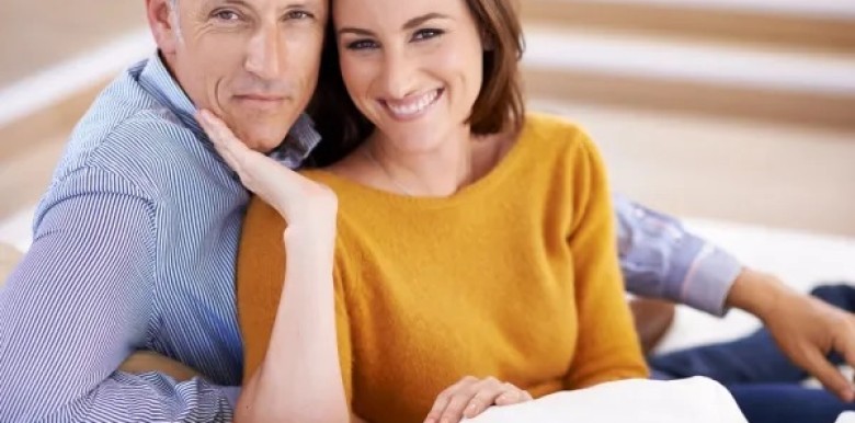 khoang-cach-tuoi-trong-tinh-yeu-7-su-that-khoa-hoc