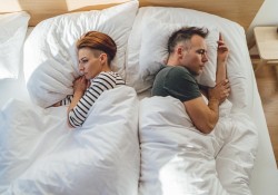 khi-cac-cap-doi-ngung-quan-he-tinh-duc-do-la-lua-chon-cua-ai