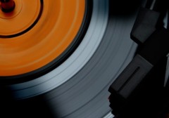 ban-co-the-dung-am-nhac-de-thoat-khoi-nhung-vong-lap-suy-nghi-tieu-cuc