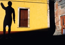 vi-sao-ta-nen-don-nhan-nepantla-trang-thai-lung-lo-o-giua-cua-doi-song