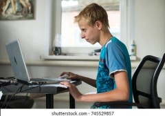 vi-sao-tre-em-khong-the-cuong-lai-viec-uy-thac-tu-duy-cho-ai