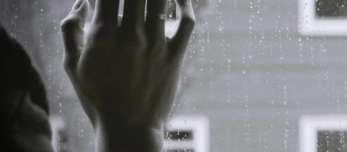 cach-tro-chuyen-voi-nguoi-dang-dau-buon