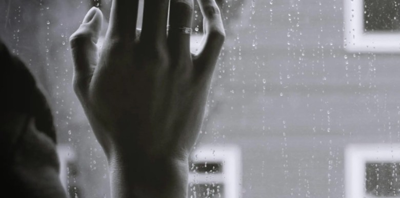 cach-tro-chuyen-voi-nguoi-dang-dau-buon