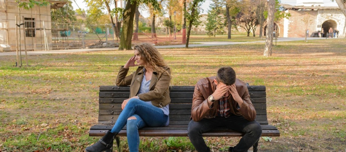 chung-noi-doi-benh-ly-co-the-pha-huy-cac-moi-quan-he-cua-ban