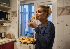 tai-sao-ta-van-them-an-vat-khi-da-no